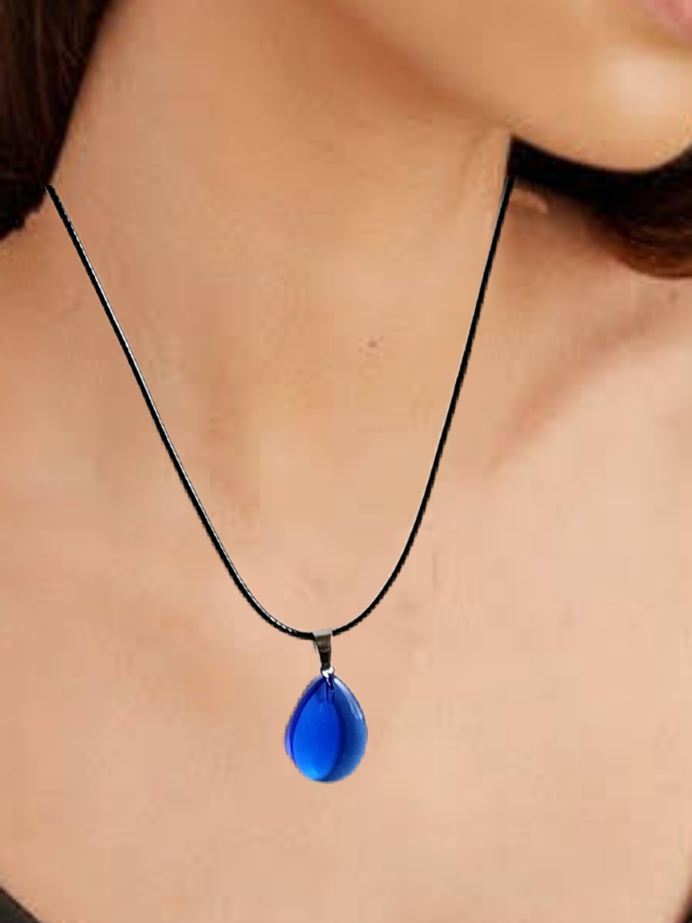 Blue Teardrop Pendant w/ Cord Necklace. NWOT